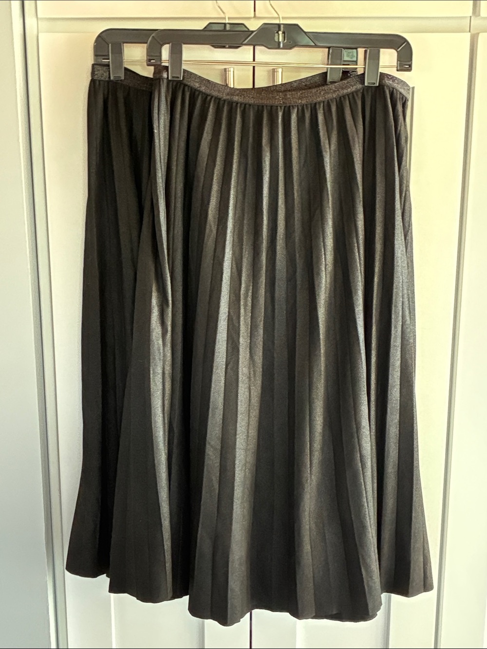 YAL New York Black Metallic Faux Leather Pleated Midi Skirt M